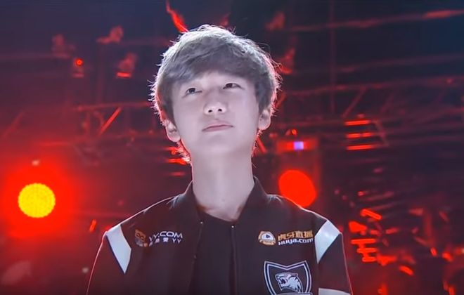 NG28-Rookie迎来十五赛季出色发挥，SKT观众热烈欢呼！