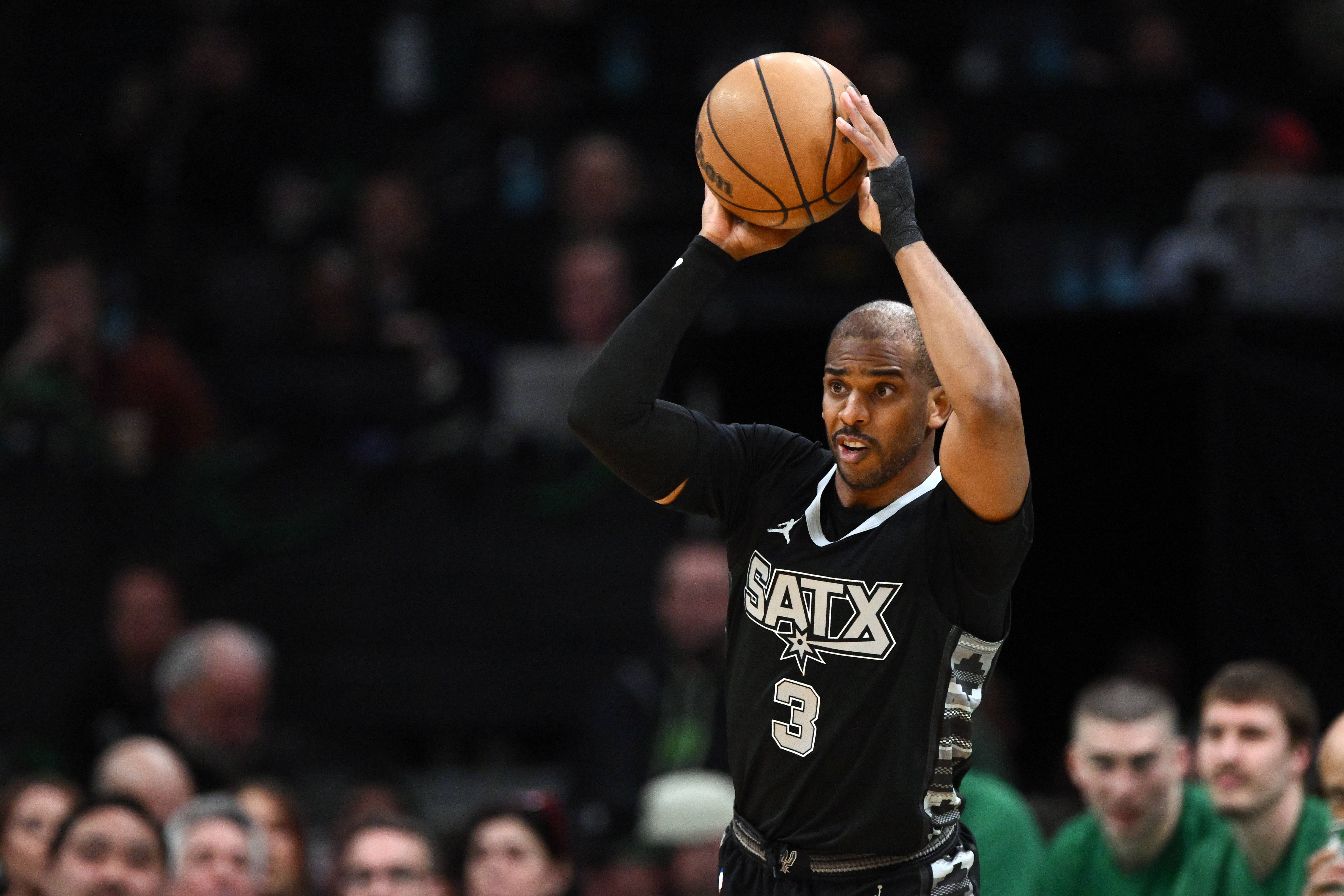 南宫-包含哈登焦点对战，西亚卡姆与80激战公牛分钟，晋级下一阶段胜负难料！上演精彩一战的词条