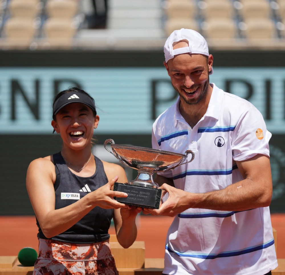  田径赛场再起风云：吴越青龙队失利燕赵火狐队，赛场气氛火爆高压逼抢成功