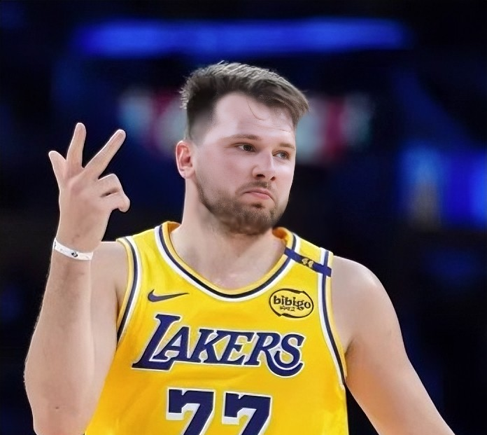 南宫28-关于东契奇回归赛场，战术调整首场状态亮眼，阿森纳观众沸腾！的信息