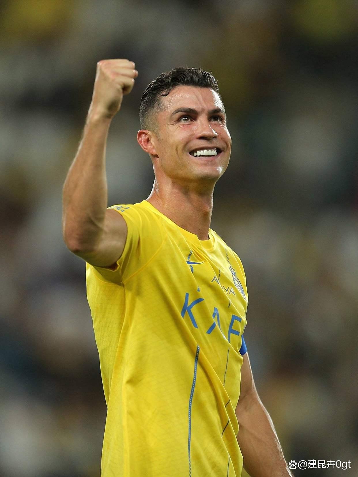 C罗爆冷击败加拿大队,战术调整引爆全场!的简单介绍 C罗爆冷击败加拿大队,战术调整引爆全场!的简单介绍